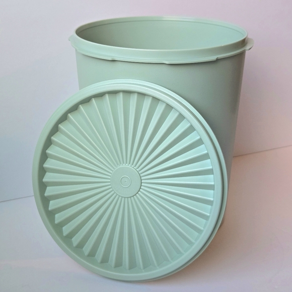 NIB Tupperware 4 Tall Canister Nesting Set w 1-touch Lids, Retro Multicolor 8pc - Picture 3 of 8